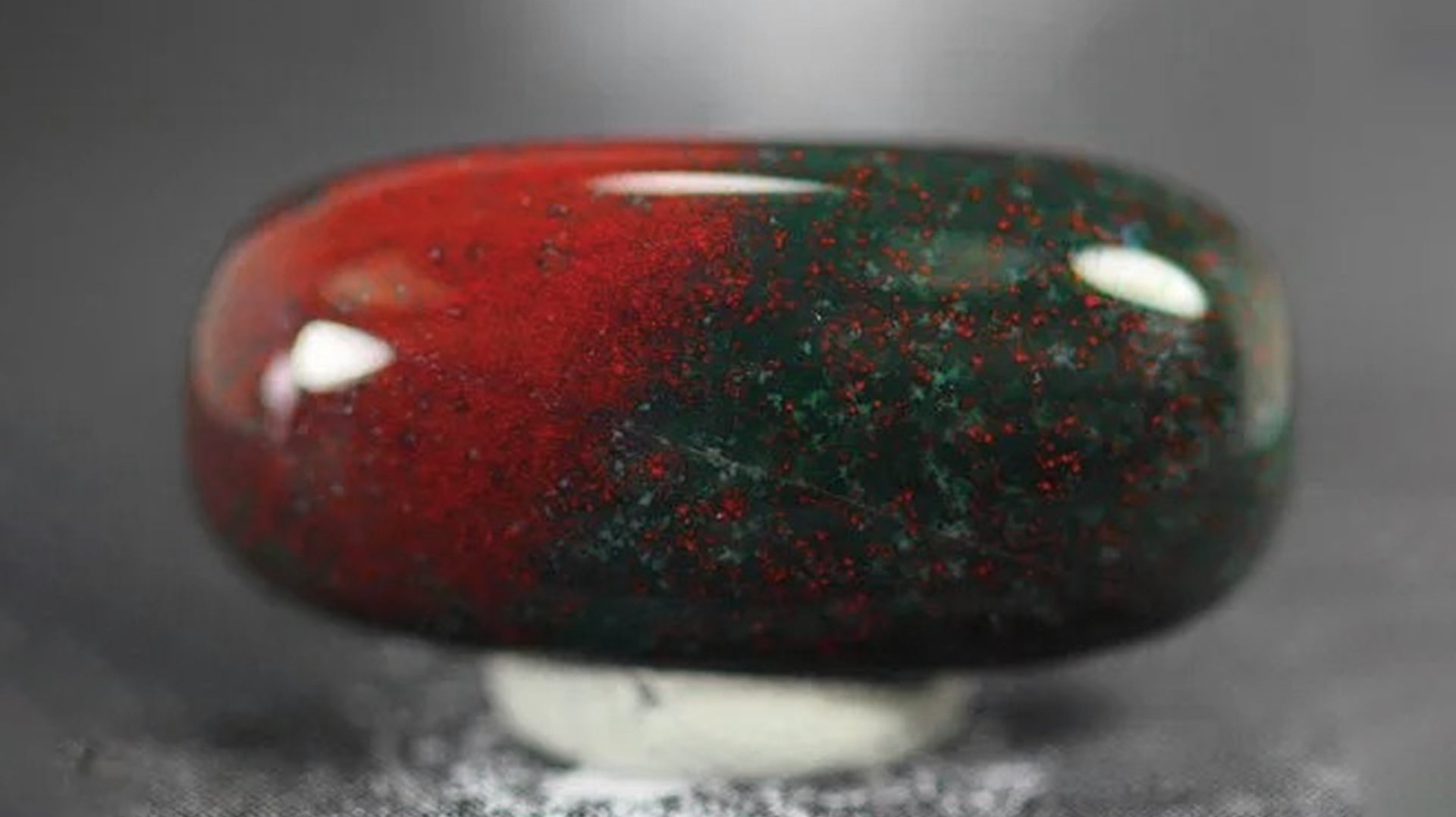 Bloodstone Meaning & Healing Uses:Crystal for Courage & Balance