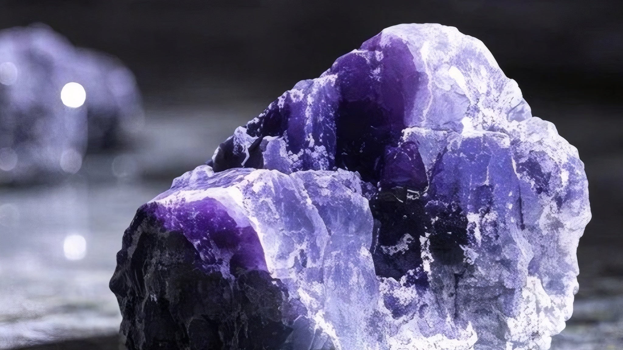 Iolite Crystal Meaning, Healing Benefits & Chakra Use