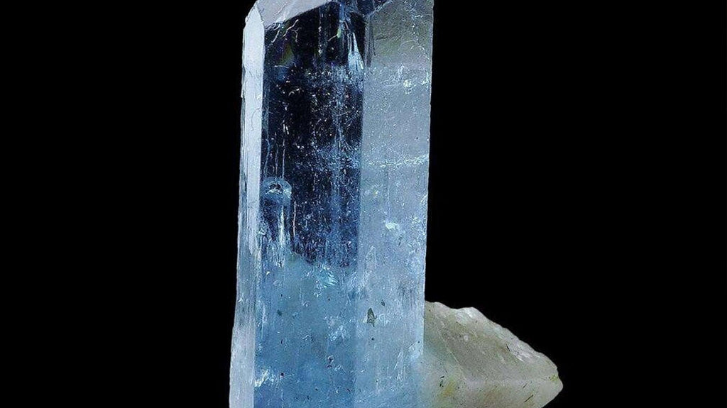 March Birthstone: The Calming and Empowering Power of Aquamarine