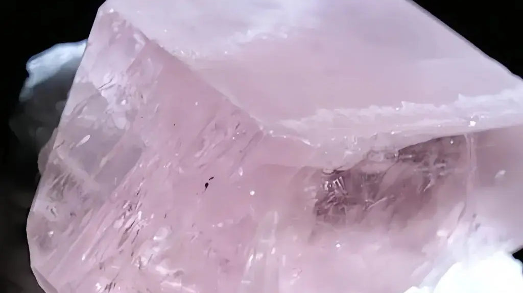Morganite: The Blessing of the Sun God and the Golden Gem of the Sea Shine Purity