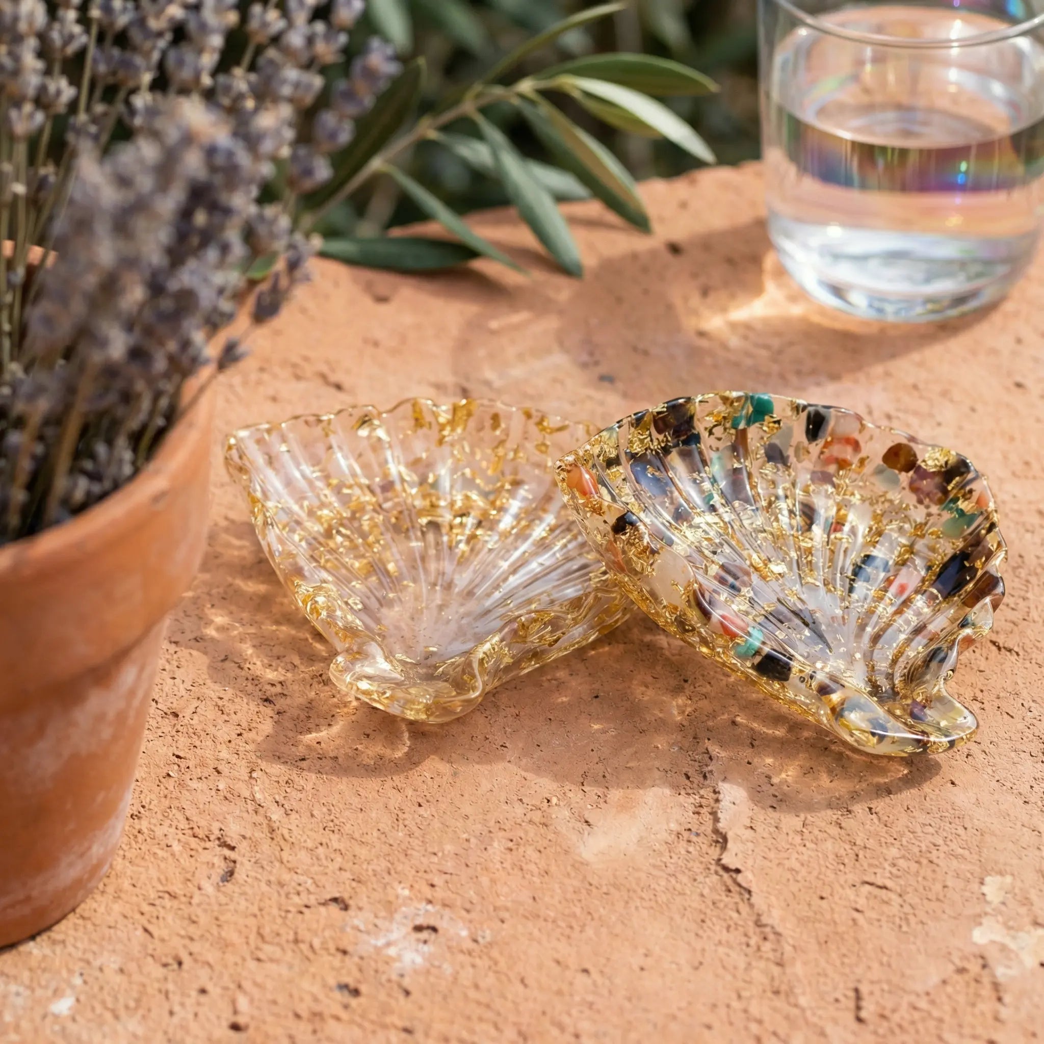Shell-Shaped Crystal Chip Multi-Functional Tray Shinepurity