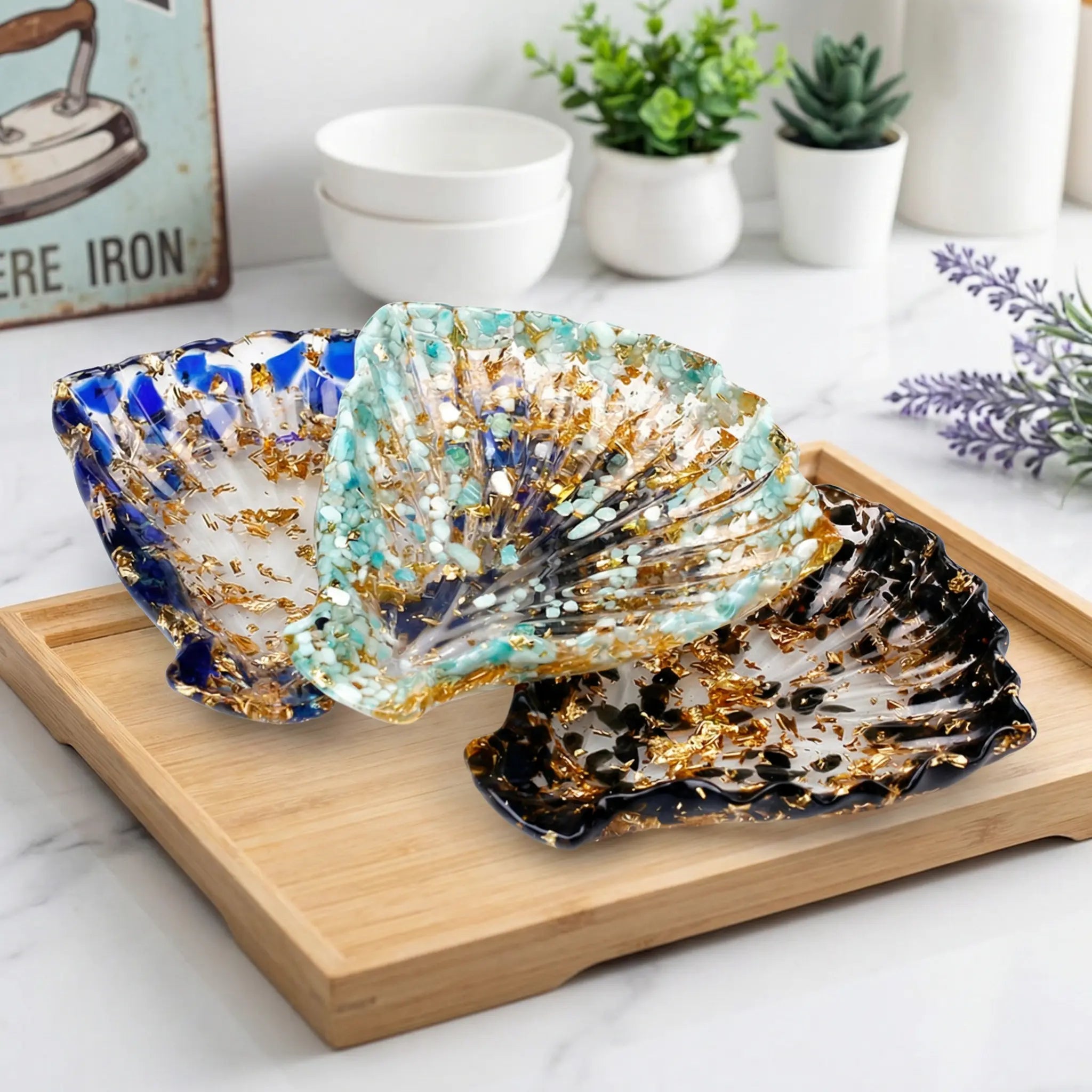 Shell-Shaped Crystal Chip Multi-Functional Tray Shinepurity