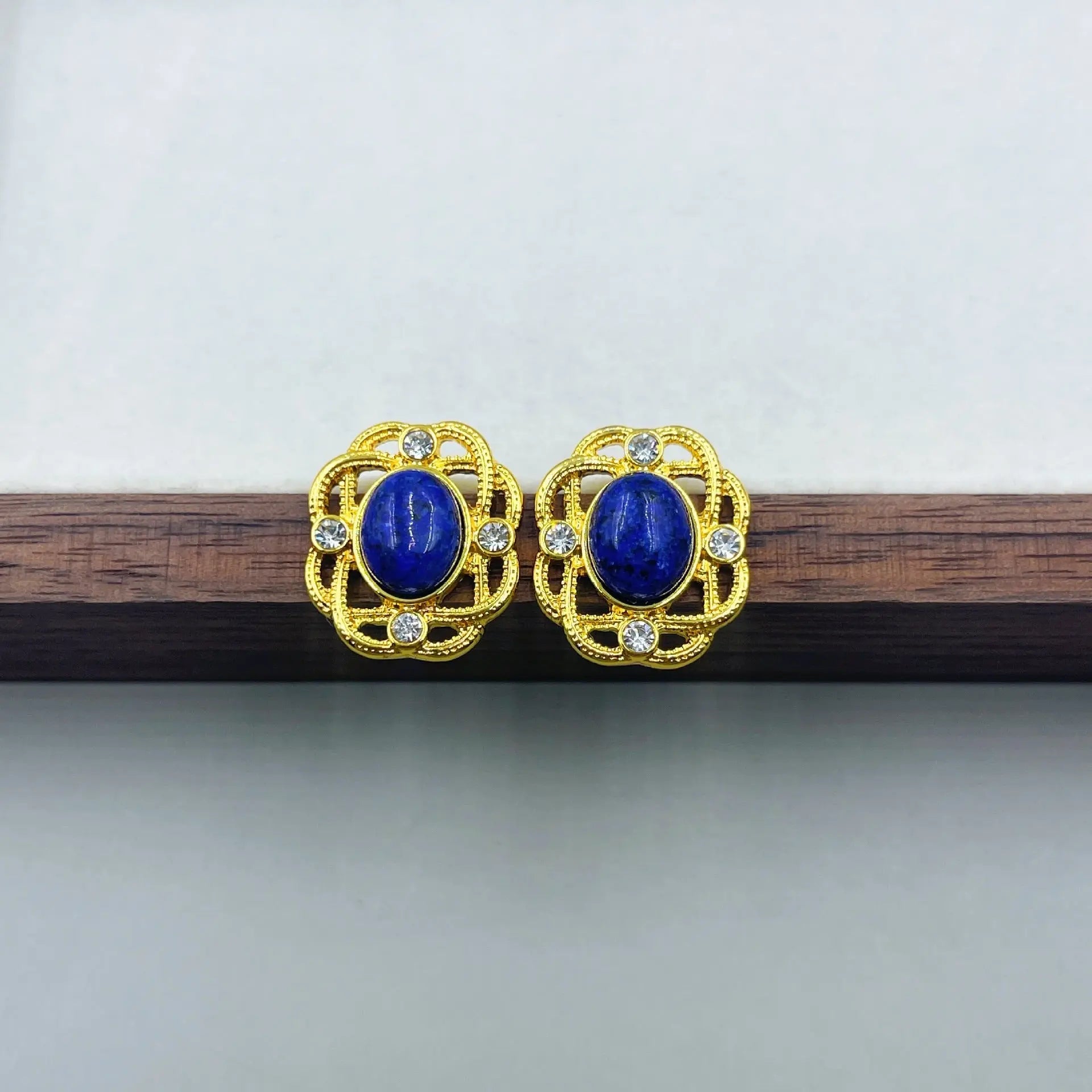 Vintage Hollow Inlaid Natural Turquoise Ear Studs Shinepurity