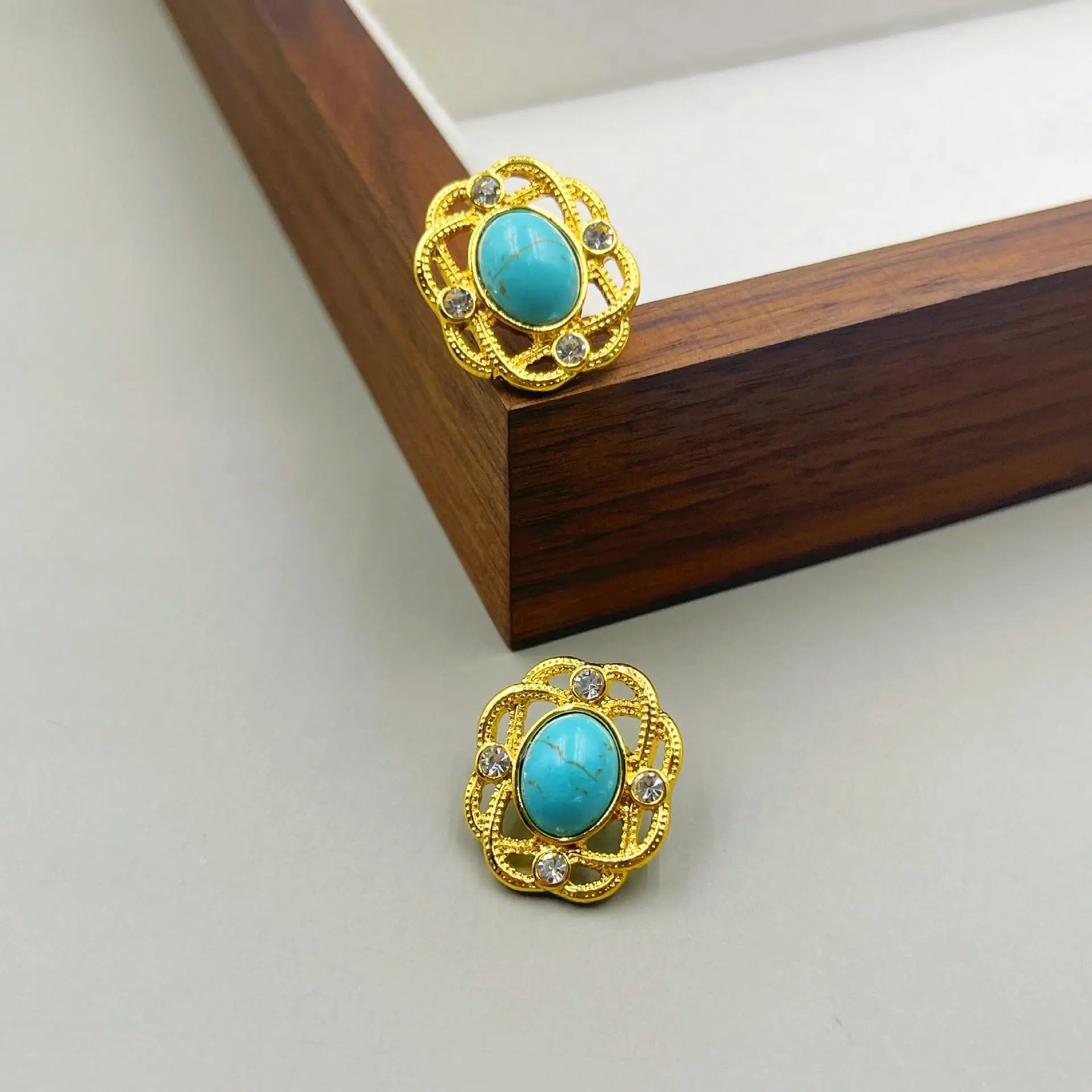Vintage Hollow Inlaid Natural Turquoise Ear Studs Shinepurity
