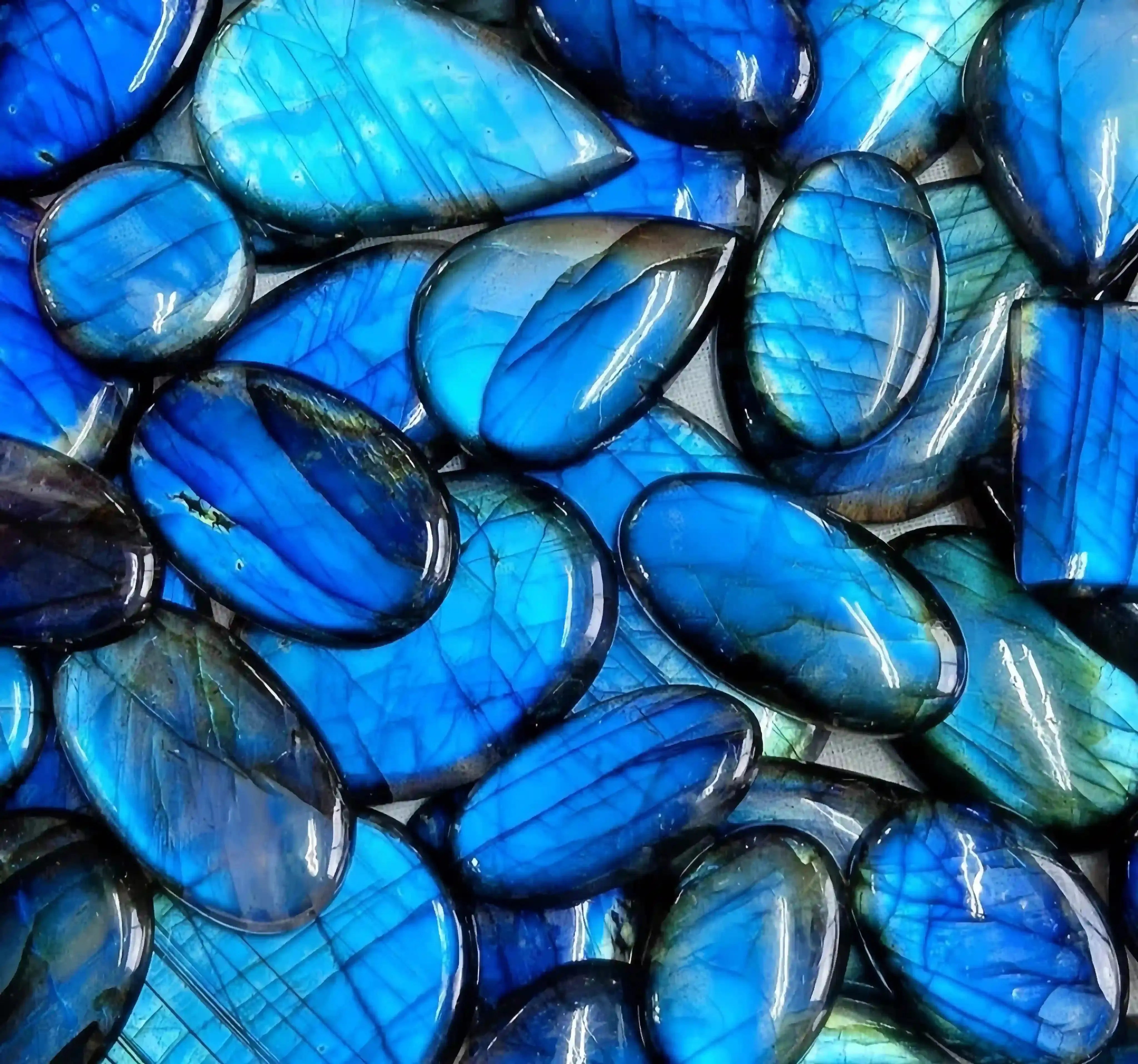Labradorite Healing Guide: The Rainbow Bridge Between Dreams and Reality Shine Purity
