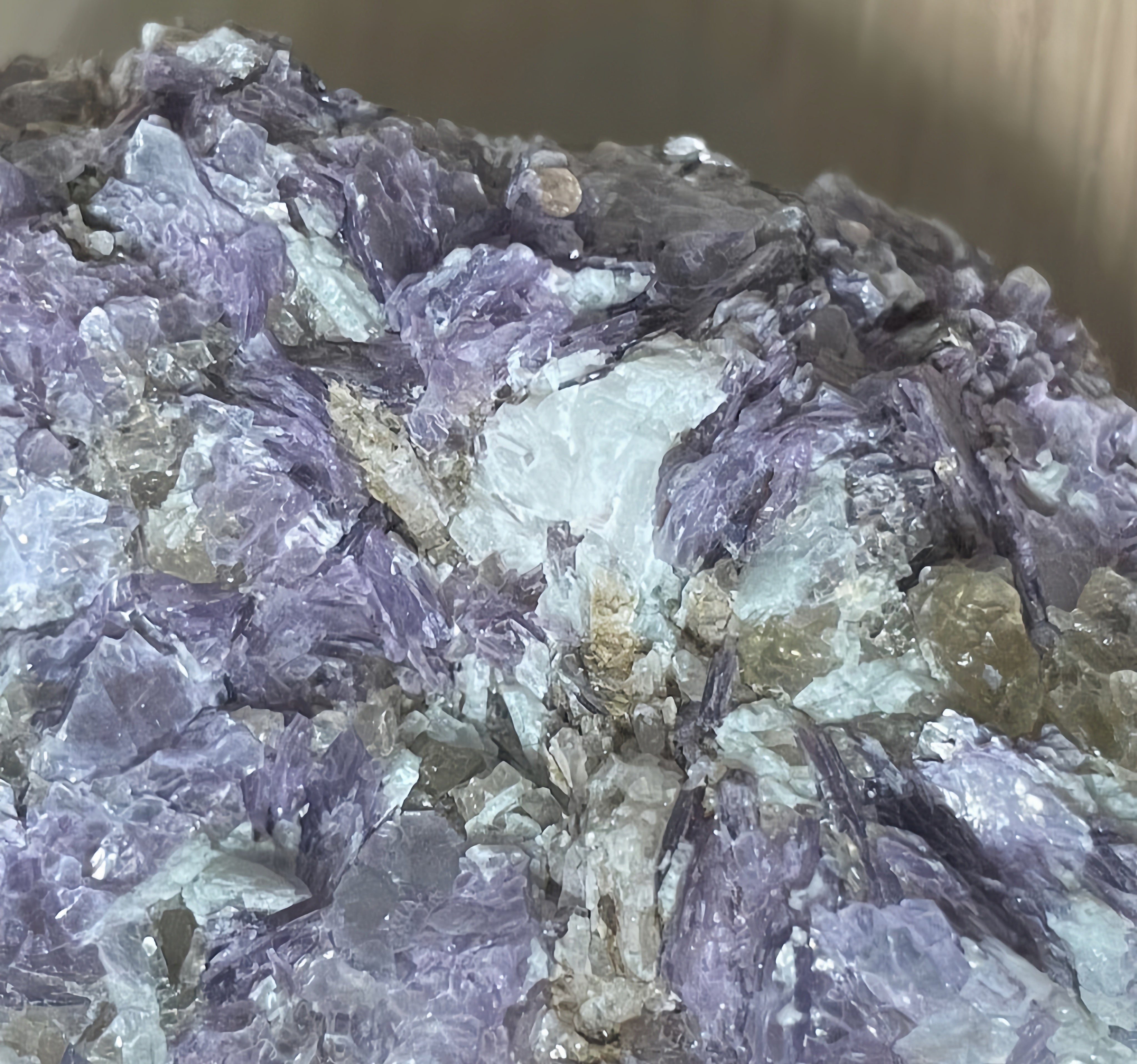 Unlock the Healing Power of Lepidolite: A Guide to Its Mystical Energy and Benefits