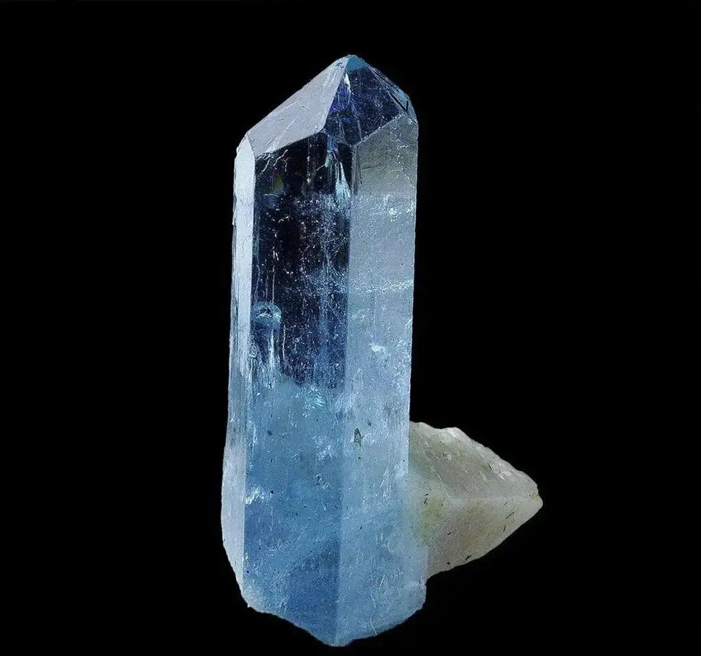 March Birthstone: The Calming and Empowering Power of Aquamarine Shine Purity